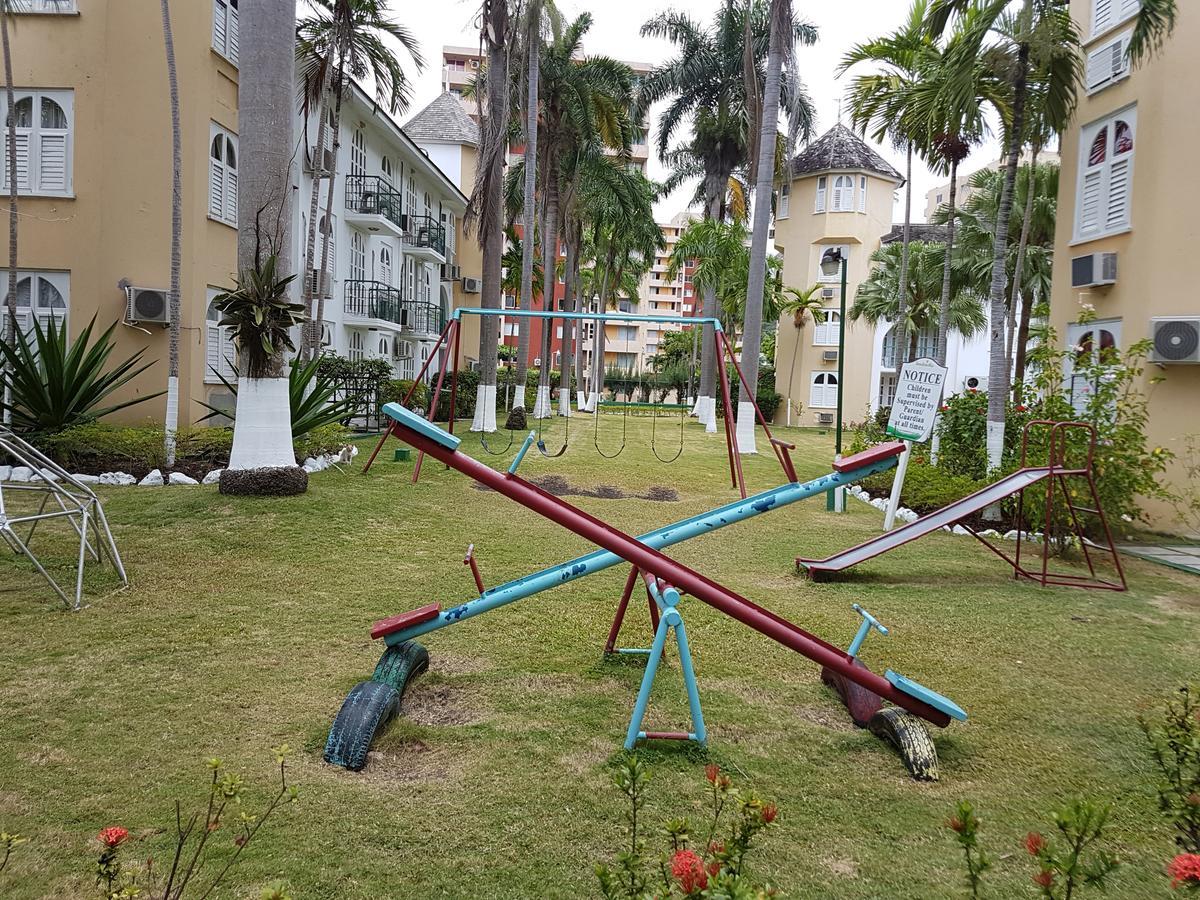 Almond Grove At Sand Castle Ocho Rios Bagian luar foto