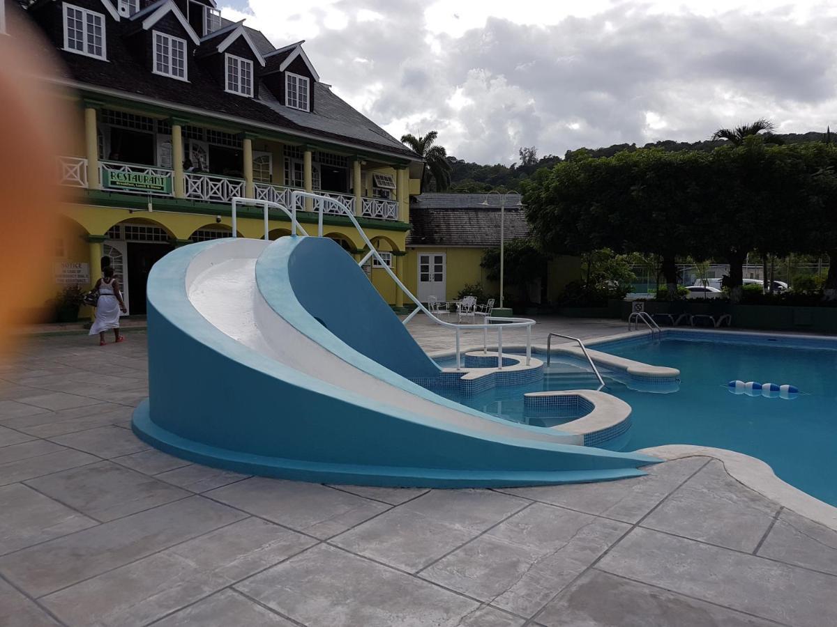 Almond Grove At Sand Castle Ocho Rios Bagian luar foto
