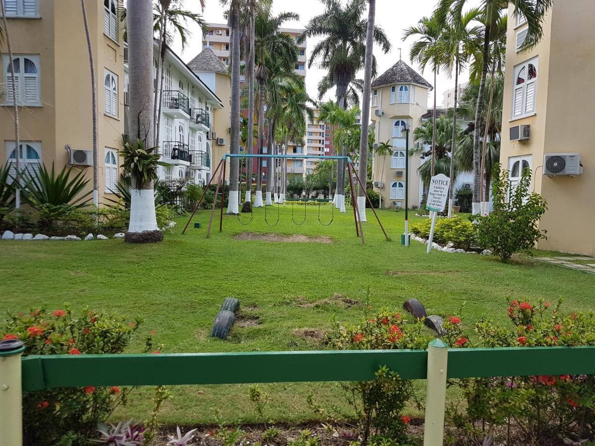 Almond Grove At Sand Castle Ocho Rios Bagian luar foto